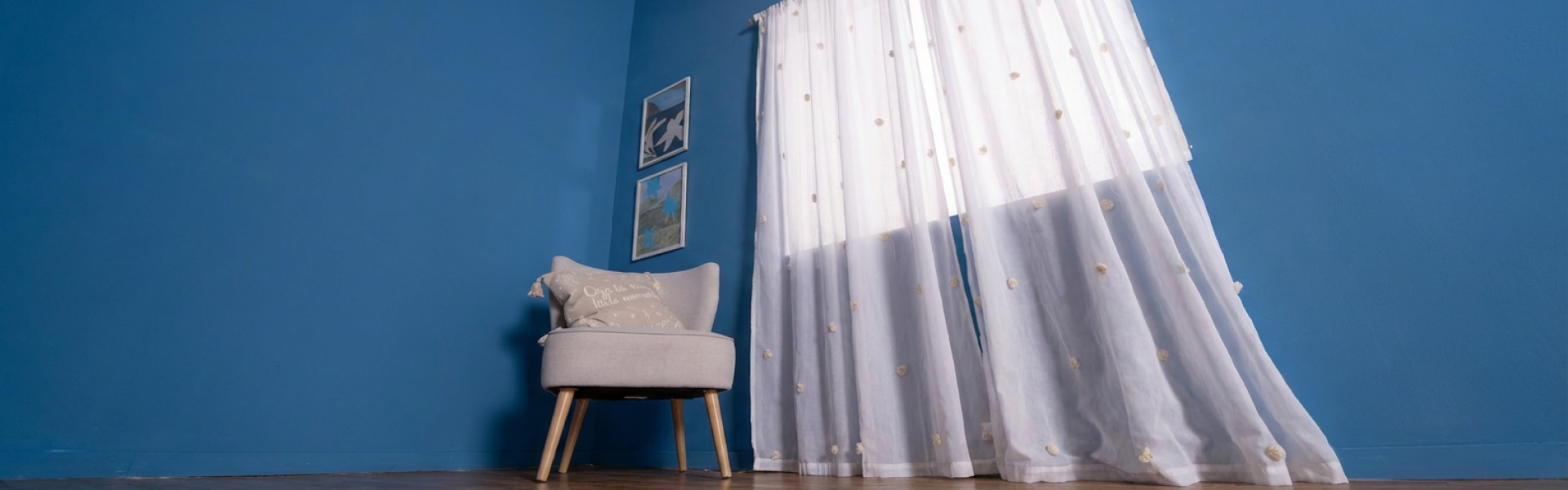 Cortinas modernas para dormitorio de Arredo.